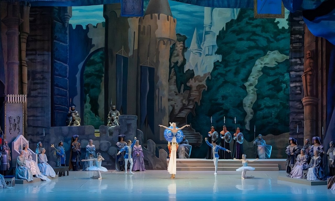 20 февраля в рамках гастролей балетной труппы Приморской сцены Мариинского театра из Владивостока состоится премьера «Раймонды» в постановке заслуженного деятеля искусств России Эльдара Алиева.