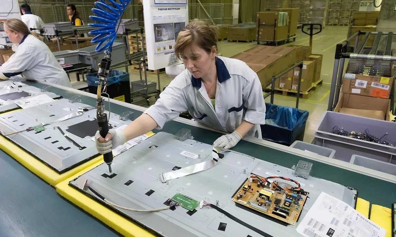 Контрактный производитель телевизоров «Телебалт» намеревается перенести свои производственные мощности из Калининграда в Ленинградскую область. 